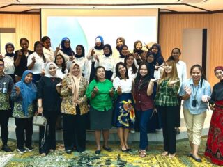 BPJS Kesehatan Sosialisasikan Mobile JKN dan Skrining IVA–Pap Smear di Bank Mandiri Sorong