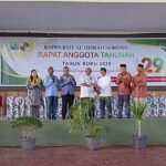 Wagub Ahmad Nausrau Buka Rapat Anggota Tahunan ke-29 BMT Al-Hijrah Sorong