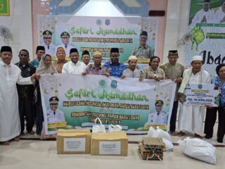 Bantuan Dana Masjid hingga Sembako Warnai Safari Ramadan Pemprov dan MUI PBD di Masjid Al-Muhajirin SP 1 Kabupaten Sorong