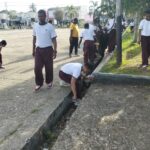 Dukung Gerakan Indonesia Asri, Polda PBD Gelar Jumat Bersih di Aimas