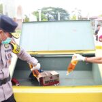 1.190 Botol dan 149 Kaleng Miras Ilegal Dimusnahkan Polda Papua Barat Daya