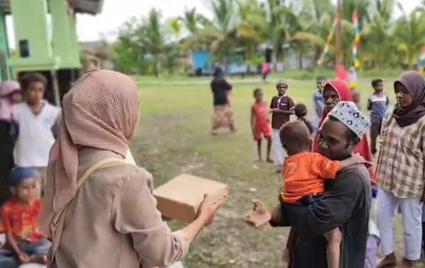 Al Ikhlas Cultural Centre Australia Tebar Makanan Berbuka Puasa di Kampung Maibo Kabupaten Sorong