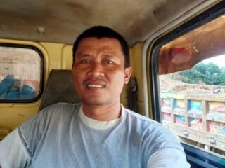 Ungkapan Hati Para Supir Truck: Tidak Lagi Tidur di Jalan Karena Antre BBM