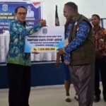 Gubernur Elisa Kambu Salurkan Dana Otsus untuk Mahasiswa OAP, Unamin Terima Rp1,03 Miliar