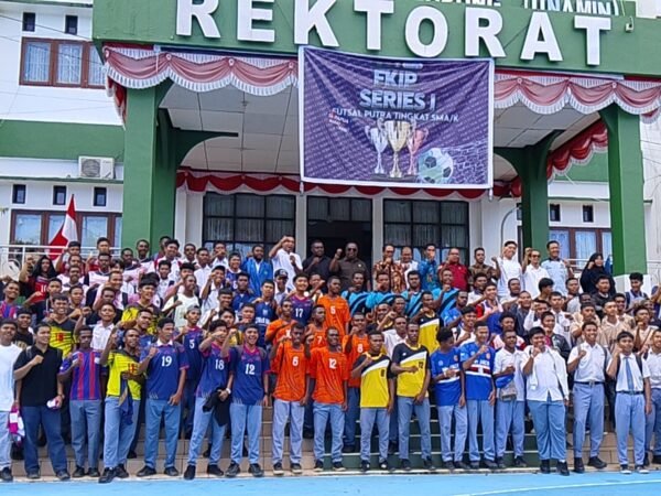 Rektor UNAMIN Resmi Buka Turnamen FKIP Series 1 Futsal Putra Tingkat SMA/SMK se-Papua Barat Daya.