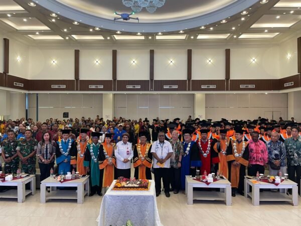 Wisuda Angkatan XIII, Politeknik Saint Paul Sorong Cetak 93 Sarjana Terapan Siap Kerja