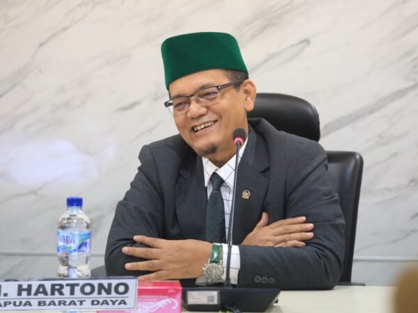 Hardiknas 2026, Senator Hartono Beri Gagasan Cemerlang Benahi 5 Masalah Pendidikan di Papua Barat Daya